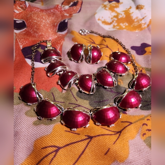 Thermoset Berry Colored MCM Vintage Set! Earrings, Bracelet and Choker Necklace - Picture 8 of 8